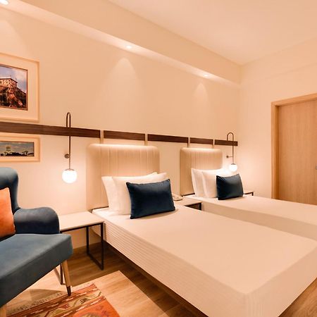 Lemon Tree Hotel, Gachibowli, Гайдарабад Екстер'єр фото