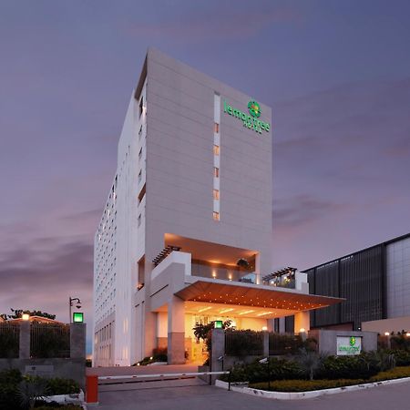 Lemon Tree Hotel, Gachibowli, Гайдарабад Екстер'єр фото