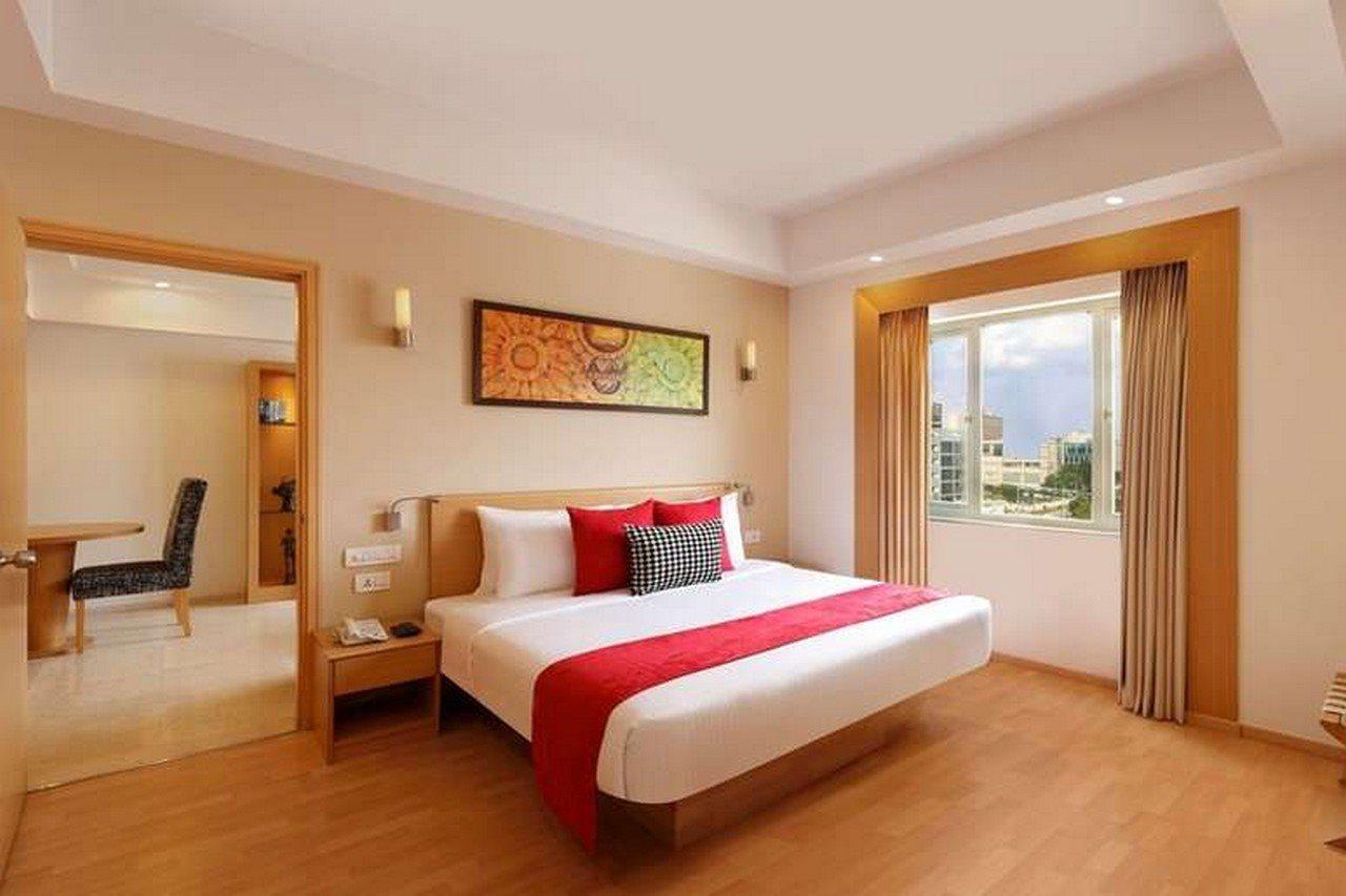 Lemon Tree Hotel, Gachibowli, Гайдарабад Екстер'єр фото