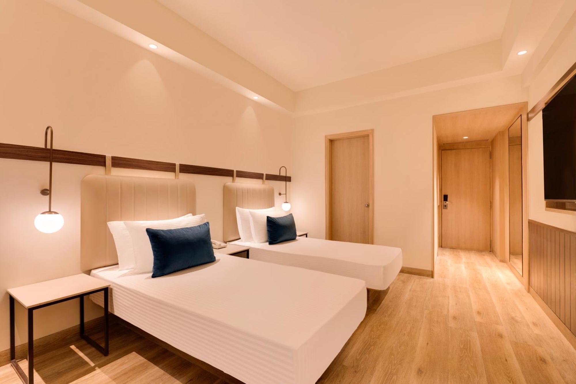 Lemon Tree Hotel, Gachibowli, Гайдарабад Екстер'єр фото